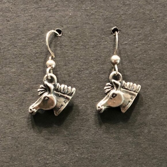 Handcrafted Artist Horse Stallion Equestrian Earrings Cast in Sterling Silver - Picture 2 of 8